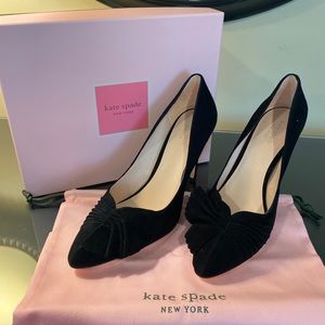 🆕 Kate Spade Black Sued Pumps size 9